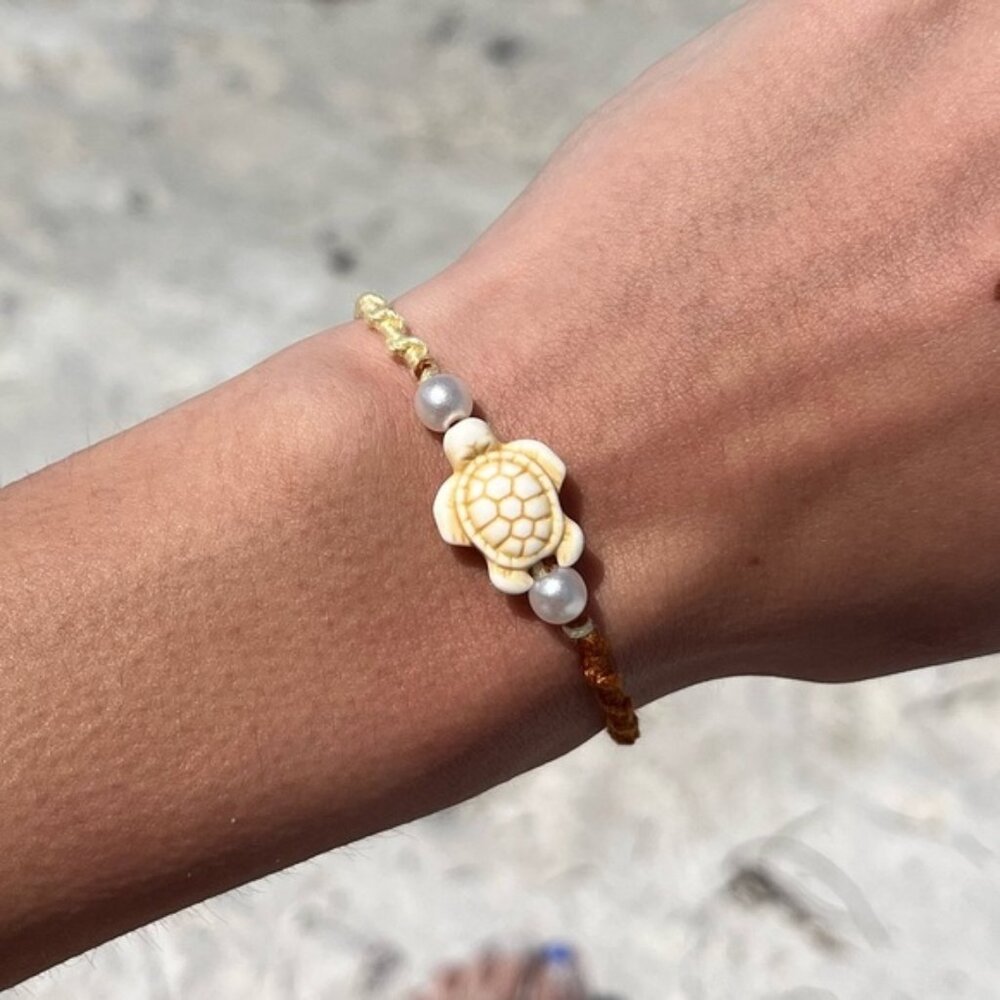 Handmade mis-match brown sea turtle pearl bracelet